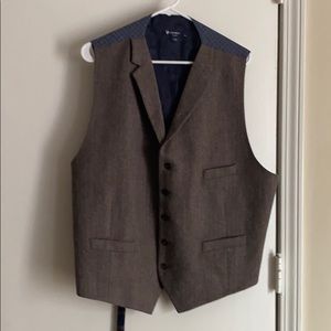 Daniel Cremieux Vest